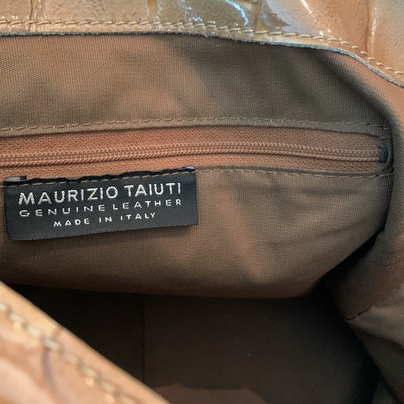 Mauricio Taiuti patent leather croc texture tote shoulder bag - Picture 6 of 9